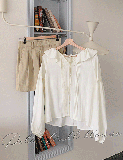 Whipping frill-collar blouse